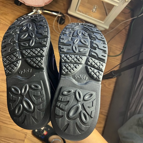 GDEFY shoes - Picture 5 of 5